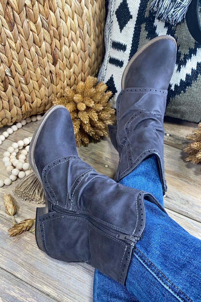 Size 7.5 - GiddyUp Designer Boots