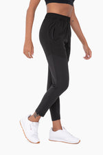 Slim-Fit Running Pants - Black