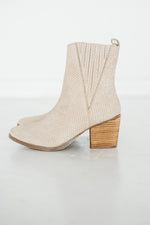 Taris Ankle Boot in Cream