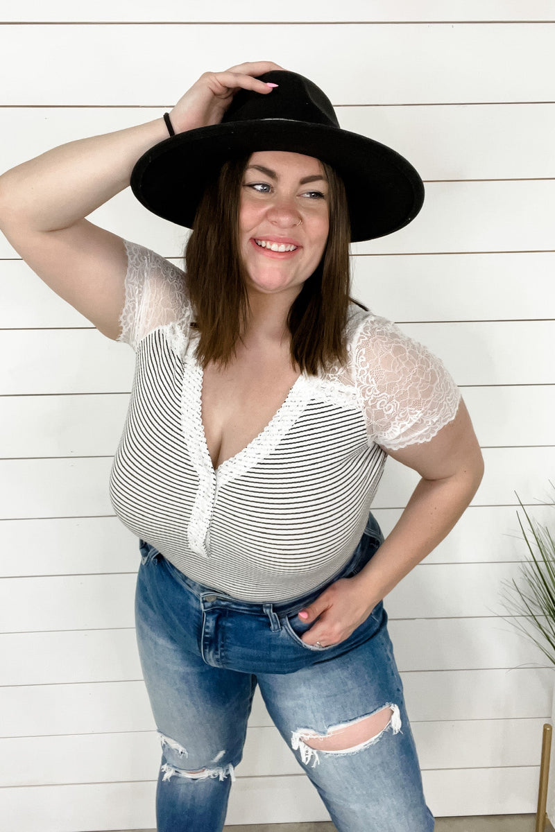 Serving Looks- {Black & White} Striped V-Neck Button Up Bodysuit w/ Lace Sleeves